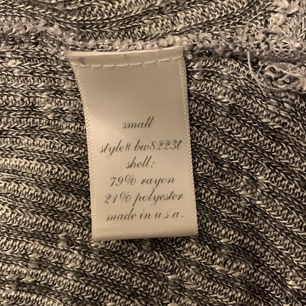 ALYA BOHO SHADES OF SILVER & OFF WHITE TEXTURED LIGHT SWEATER WITH TASSELS - Picture 10 of 10